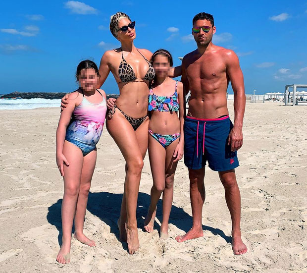 НЕ МОЖЕ ИМ БАШ НИКО НИШТА: Јелена Карлеуша са мужем и ћеркама ужива у одмору у Дубаију